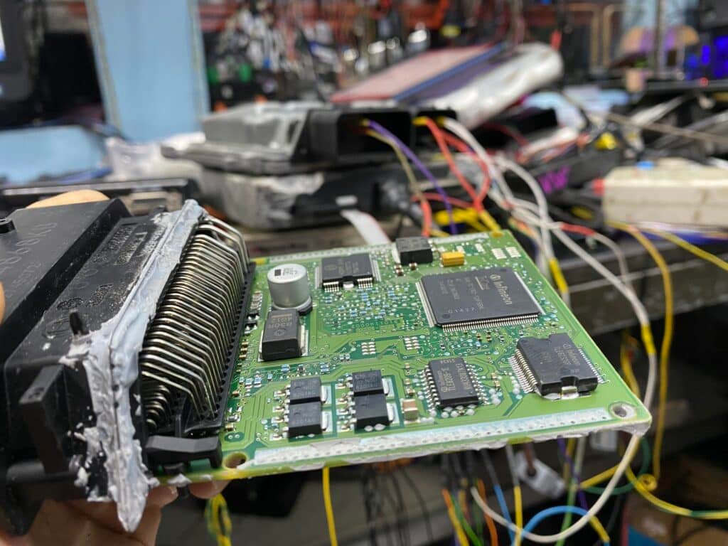 SỬA HỘP ECU TẠI KON TUM - VIETNAM ECU SERVICE Sửa hộp ECU tại KomTum