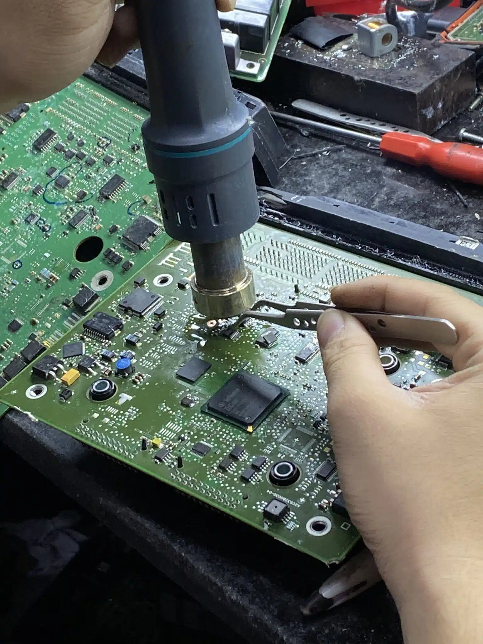 VIETNAM ECU SERVICE Chuyên Sửa hộp động cơ ECU Mitsubishi các dòng xe Châu Âu , Châu Á tại Việt Nam. VIETNAM ECU SERVICE Chuyên Sửa hộp động cơ ECU Mitsubishi các dòng xe Châu Âu , Châu Á tại Việt Nam.
