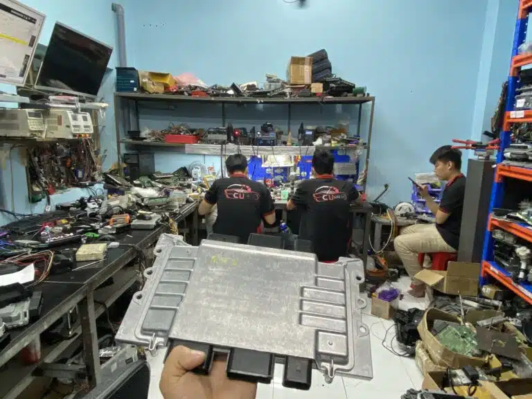 VIETNAM ECU SERVICE – Trung Tâm Sửa Chữa HỘP ECU - ECM - ABS - TCM - TCU - BCM ô tô chuyên nghiệp VIETNAM ECU SERVICE – Trung Tâm Sửa Chữa HỘP ECU - ECM - ABS - TCM - TCU - BCM ô tô chuyên nghiệp