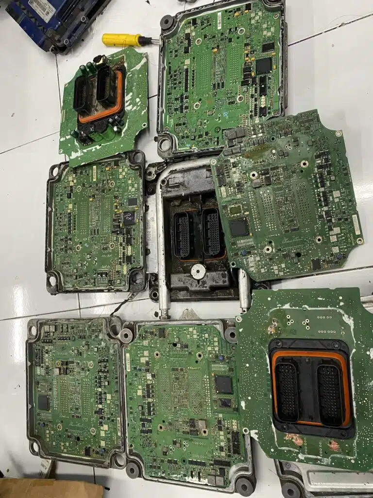 Làm sao để sửa được ECU ô tô? - Sửa hộp ECU tại Tuyên Quang - VIETNAM ECU SERVICE Làm sao để sửa được ECU ô tô? - Sửa hộp ECU tại Tuyên Quang - VIETNAM ECU SERVICE