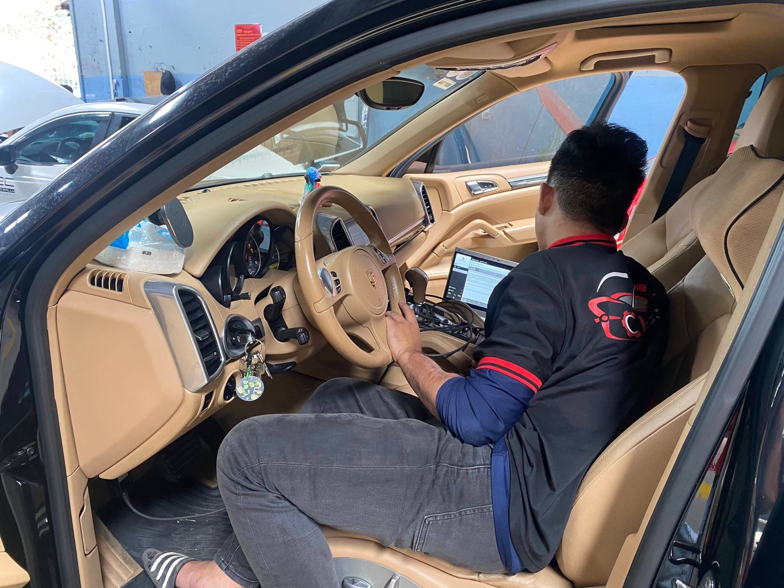 CODING PORSCHE TẠI VES VIETNAM ECU SERVICE programming porsche