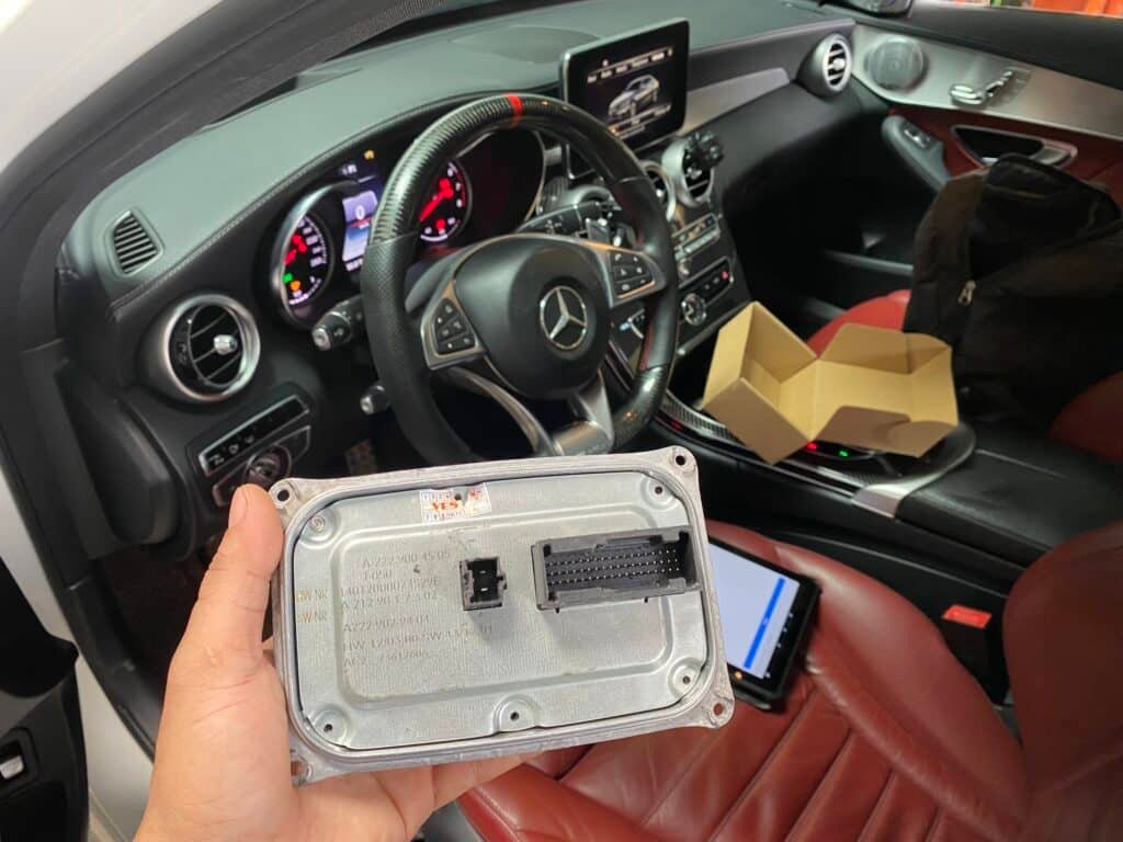 DỊCH VỤ SỬA CHỮA - TUNING/REMAP CHUYÊN SỬA CHỮA HỘP ĐÈN C300 MERCEDES-BENZ