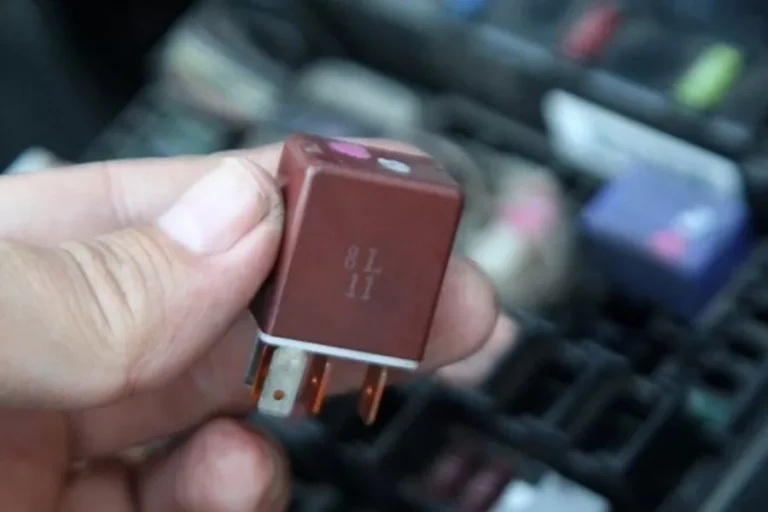 5 DẤU HIỆU NHẬN BIẾT RƠ LE BƠM NHIÊN LIỆU HƯ HỎNG