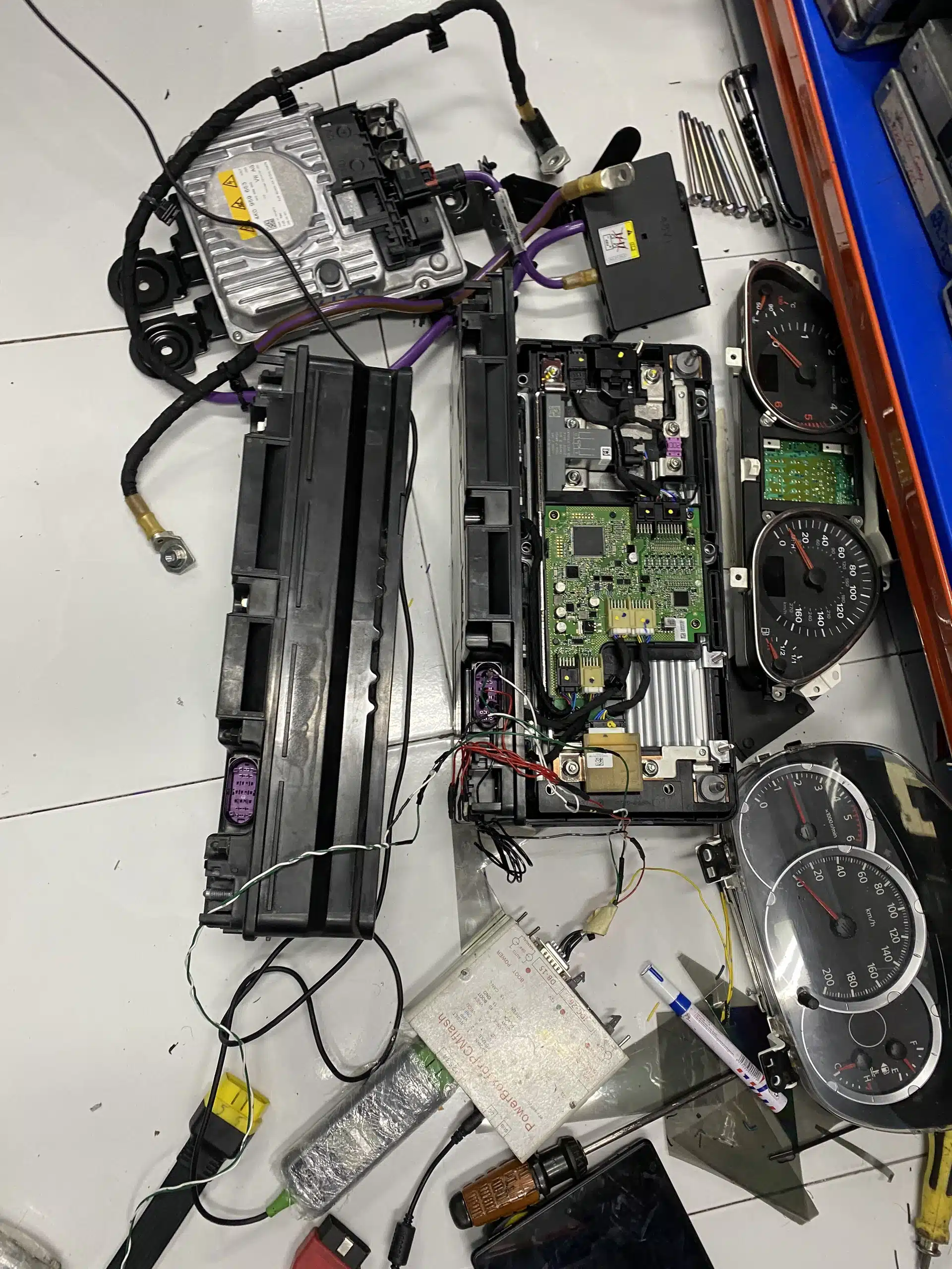 MÃ LỖI P0A7D00 HYBRID-EV BATTERY PACK STATE OF CHARGE LOW AUDI