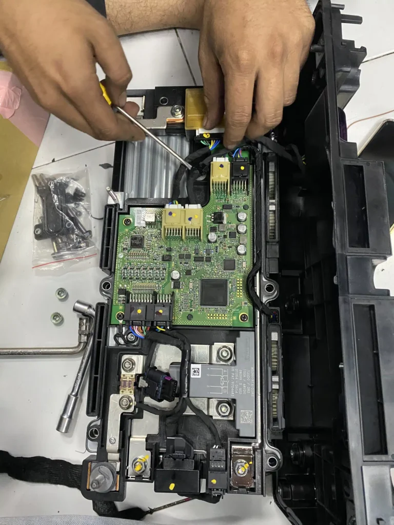 GARAGE VES CHUYÊN SỬA CHỮA LỖI ẮC QUY 48V TRÊN XE AUDI! 48V BATTERY