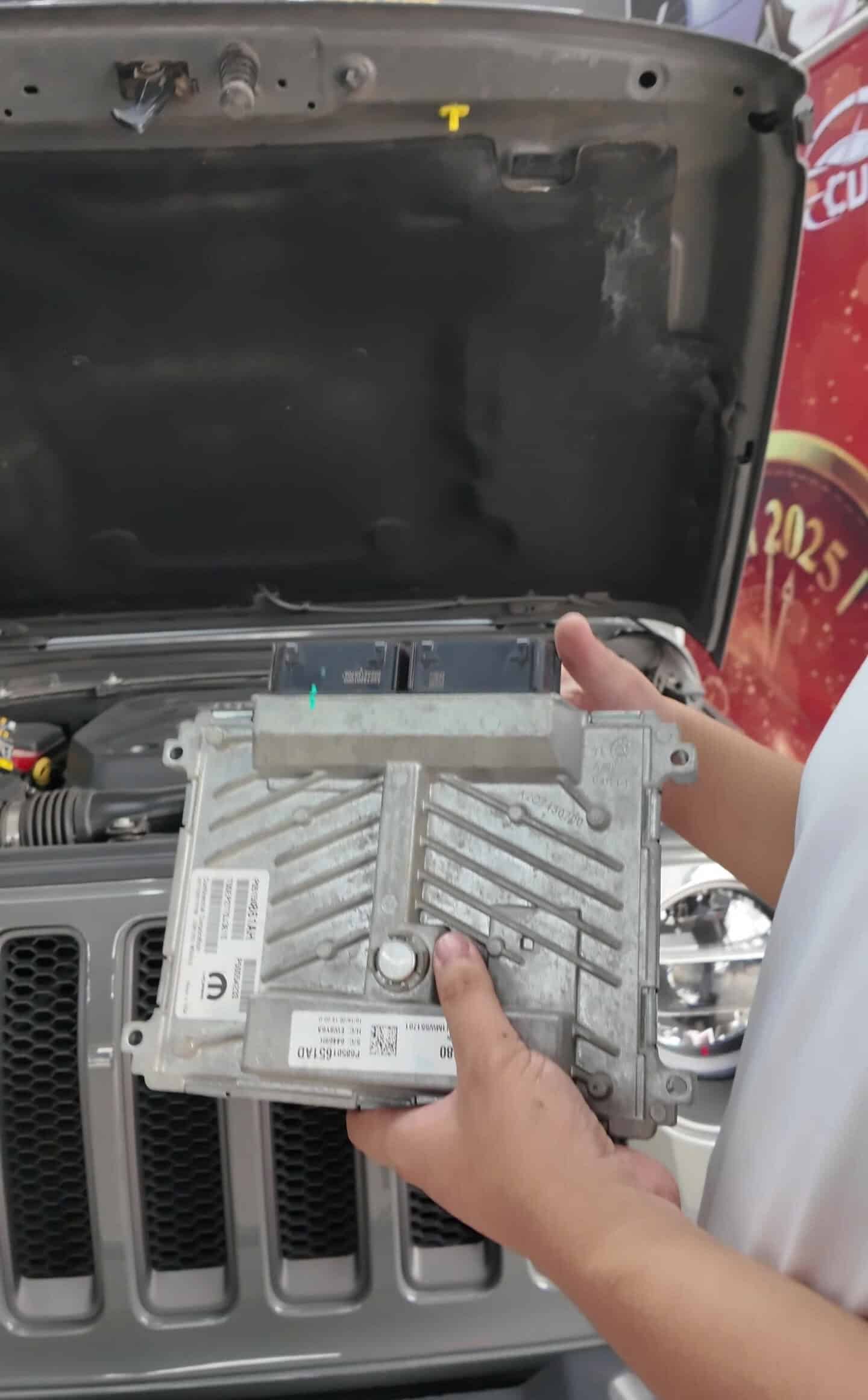 SỬA CHỮA HỘP ĐỘNG CƠ ECU-ECM JEEP WRANGLER SỬA CHỮA HỘP ĐỘNG CƠ ECU-ECM JEEP WRANGLER