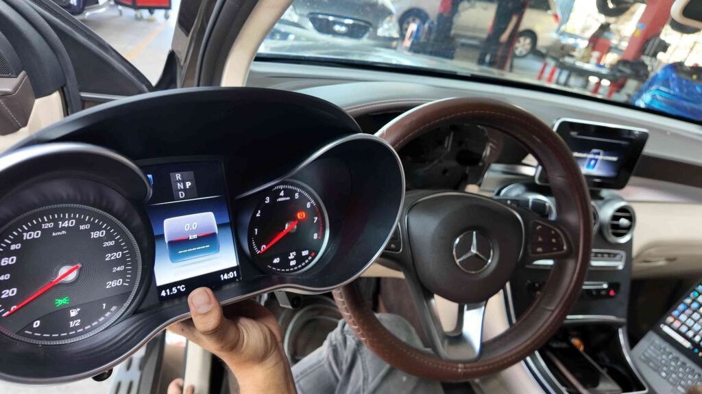 DỊCH VỤ SỬA CHỮA - TUNING/REMAP Giải Pháp Sửa Chữa Đồng Hồ Mercedes-Benz E350 Chuyên Nghiệp Tại Ves Workshop