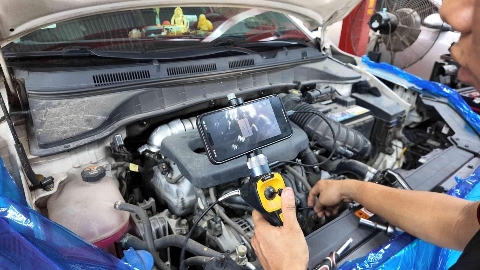 VỆ SINH HỌNG NẠP FORD ECOSPORT TẠI VES WORKSHOP Triệu chứng và dấu hiệu cần vệ sinh họng nạp