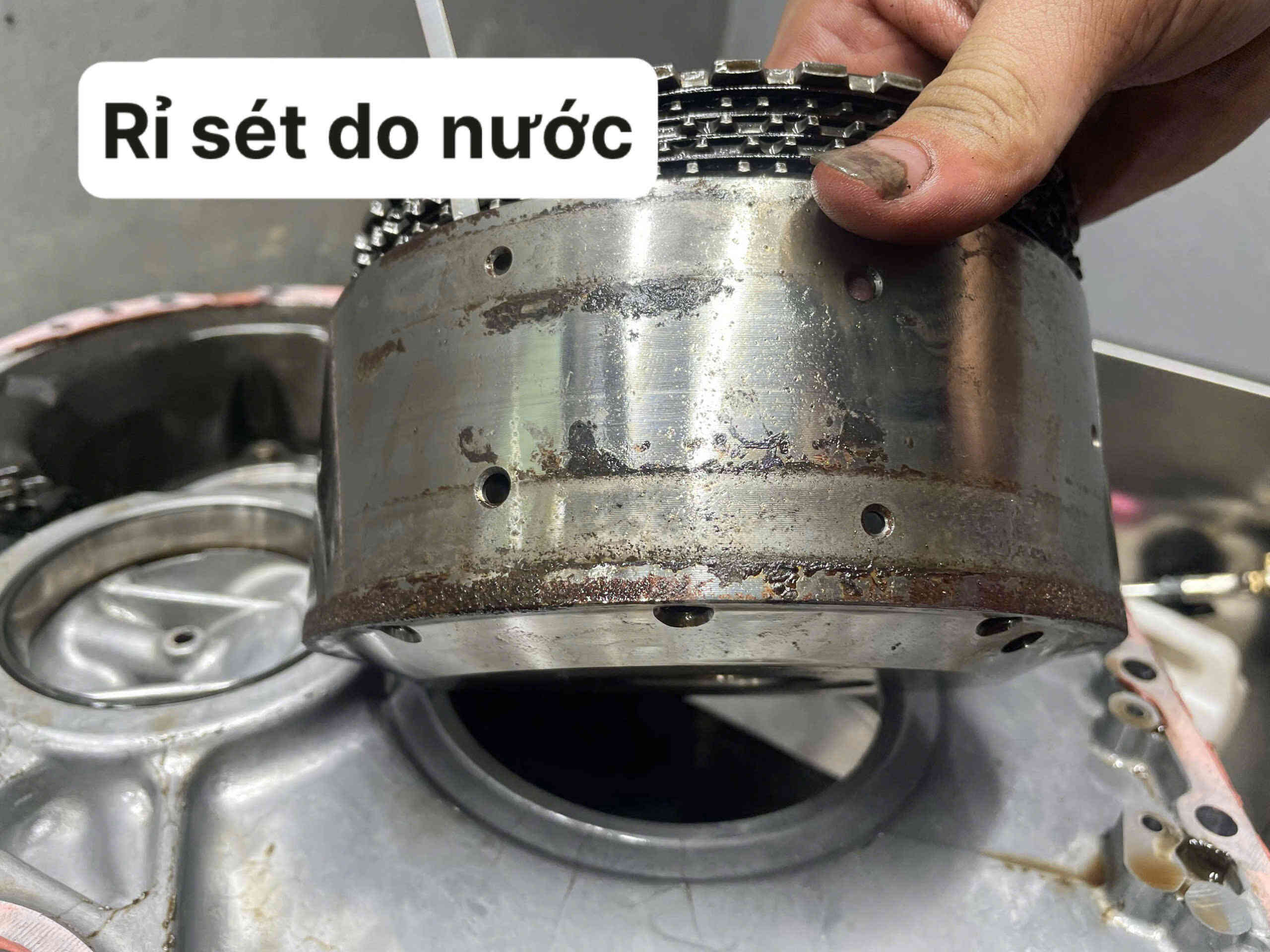 Các bước sửa chữa, khắc phục lỗi khó chuyển số tại VES Auto Workshop