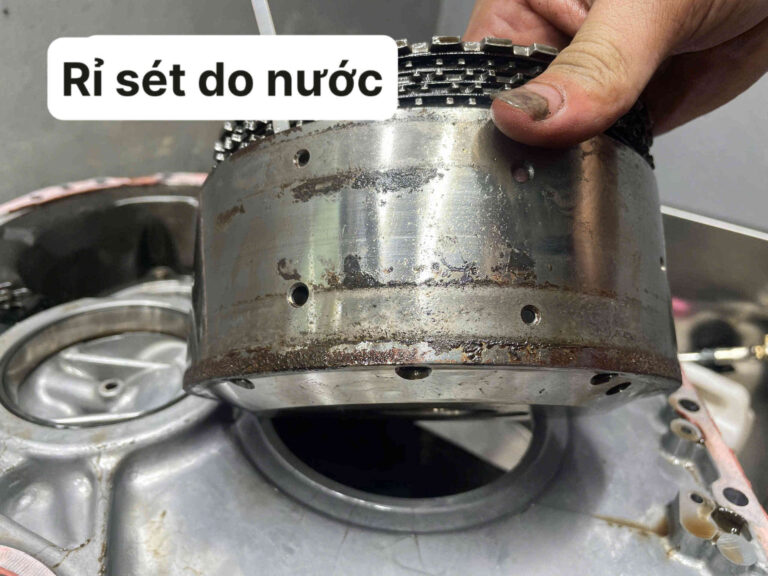  sửa chữa lỗi khó chuyển số trên Mercedes-Benz C250 - Nguyên nhân và giải pháp triệt để tại VES Auto Workshop