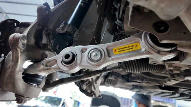 Bảo Dưỡng Toàn Diện Hệ Thống Gầm Mercedes-Benz C250 – Dịch Vụ Bảo Dưỡng Chuyên Sâu Tại VES Auto Workshop TP.HCM