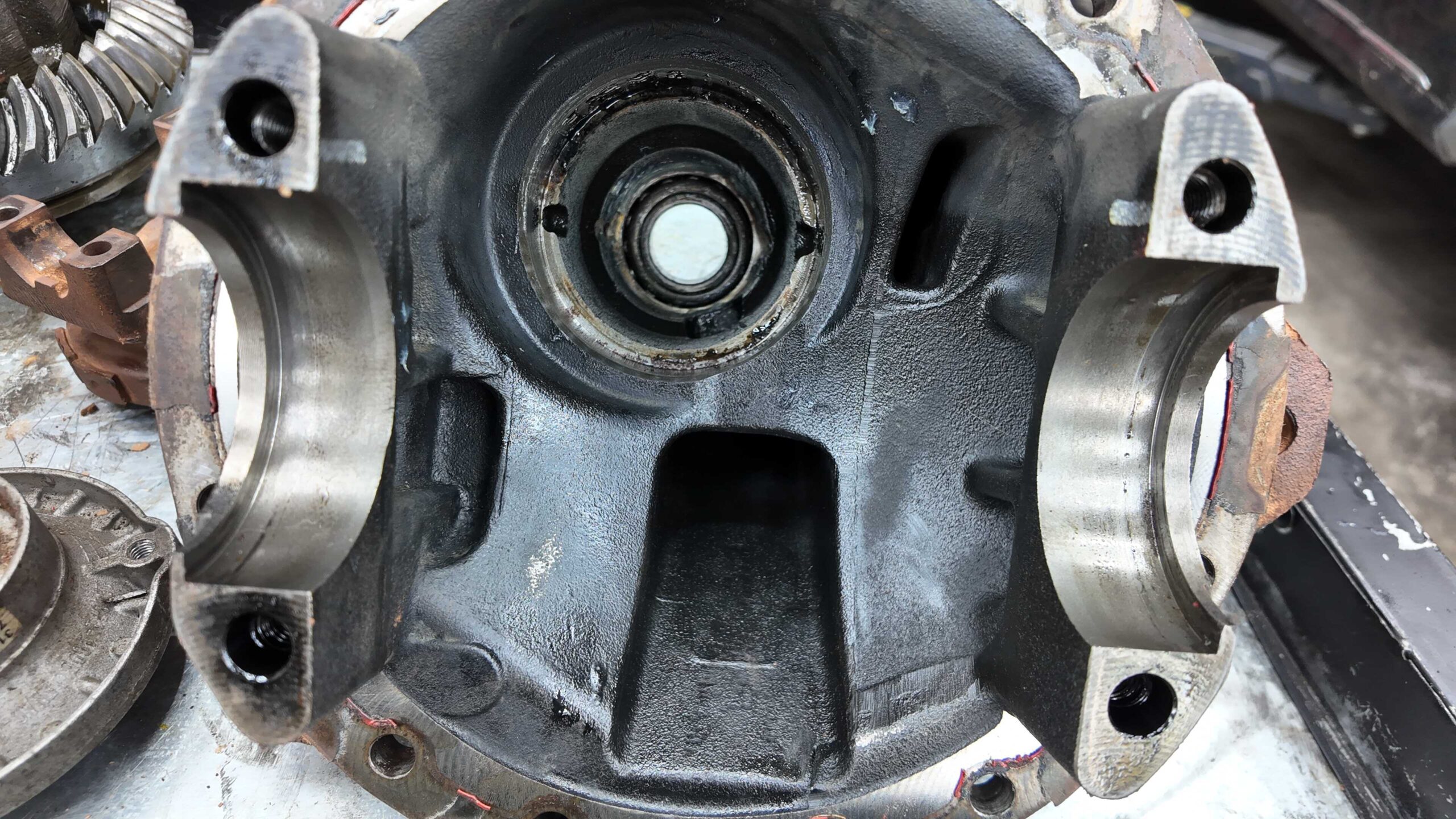 Bảo dưỡng khớp láp (CV joint):