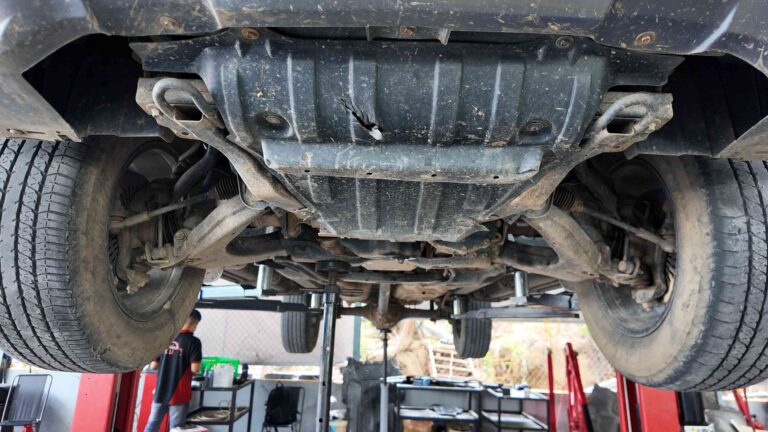 Giải Pháp Sửa Chữa Tiếng Kêu Dưới Gầm Chevrolet Colorado – Ves Auto Workshop Chuyên Nghiệp