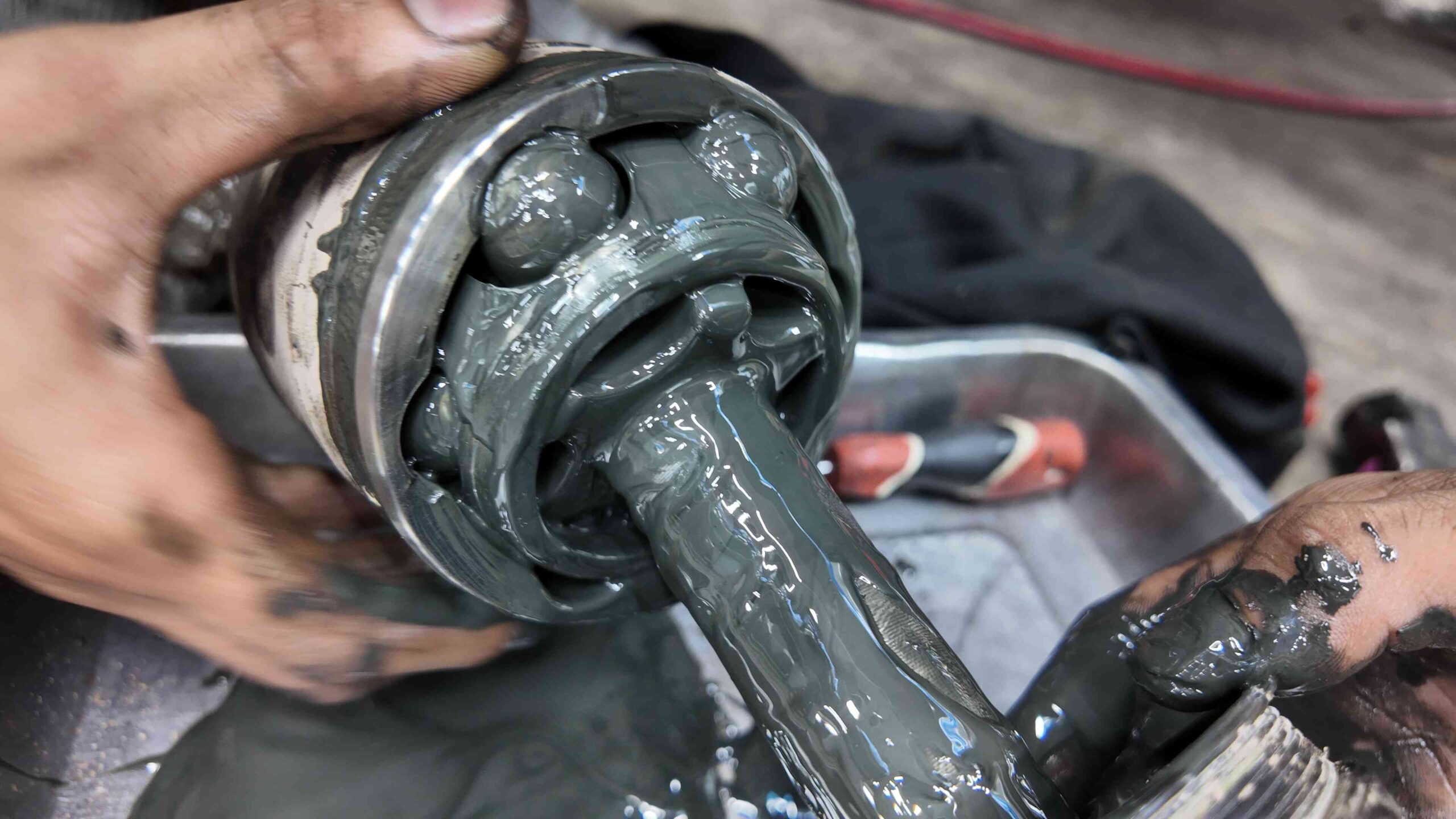 Quy trình bảo dưỡng chuyên sâu tại Ves Auto Workshop