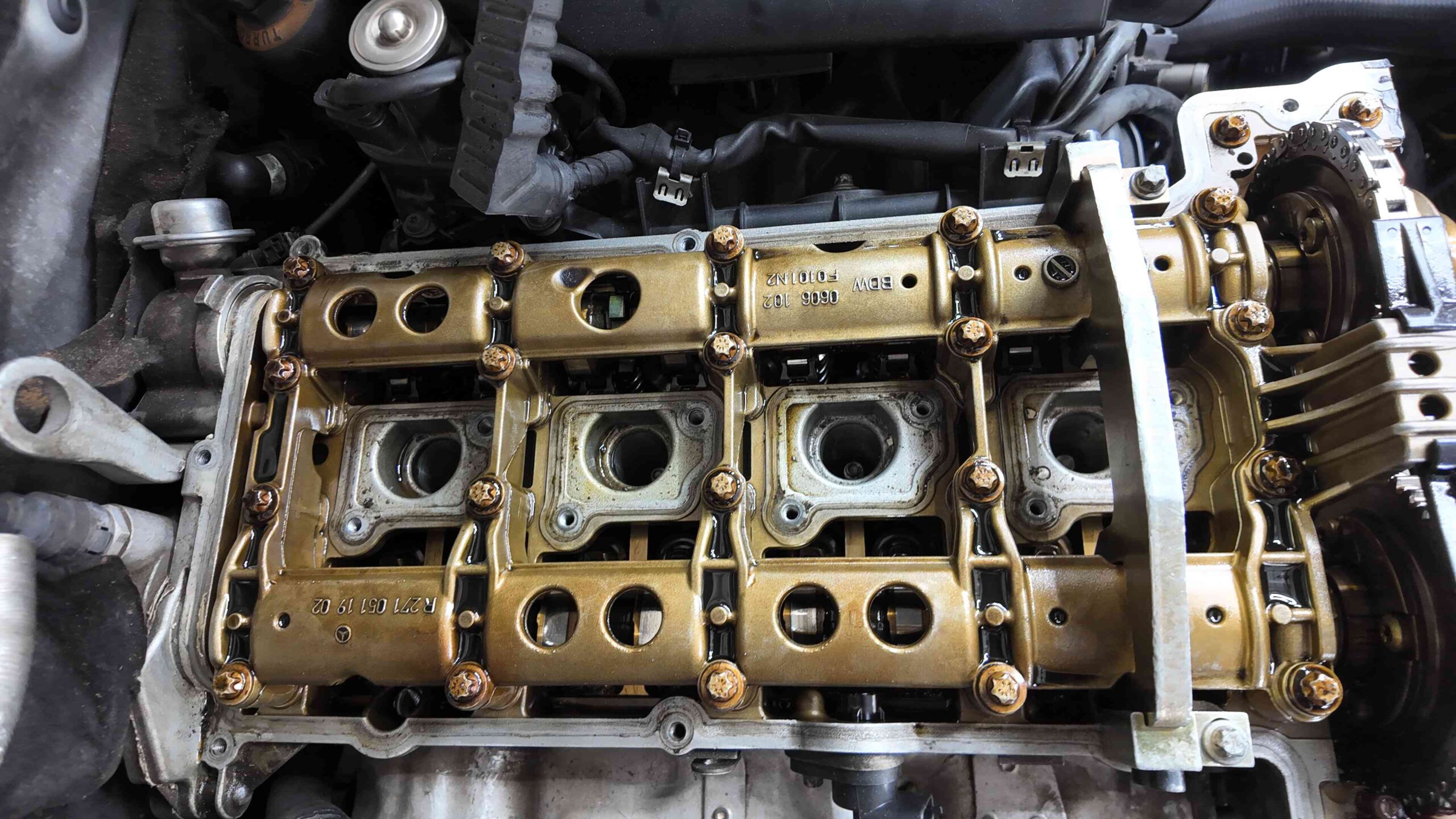 Sửa chữa động cơ Mercedes-Benz C250 tại TP.HCM